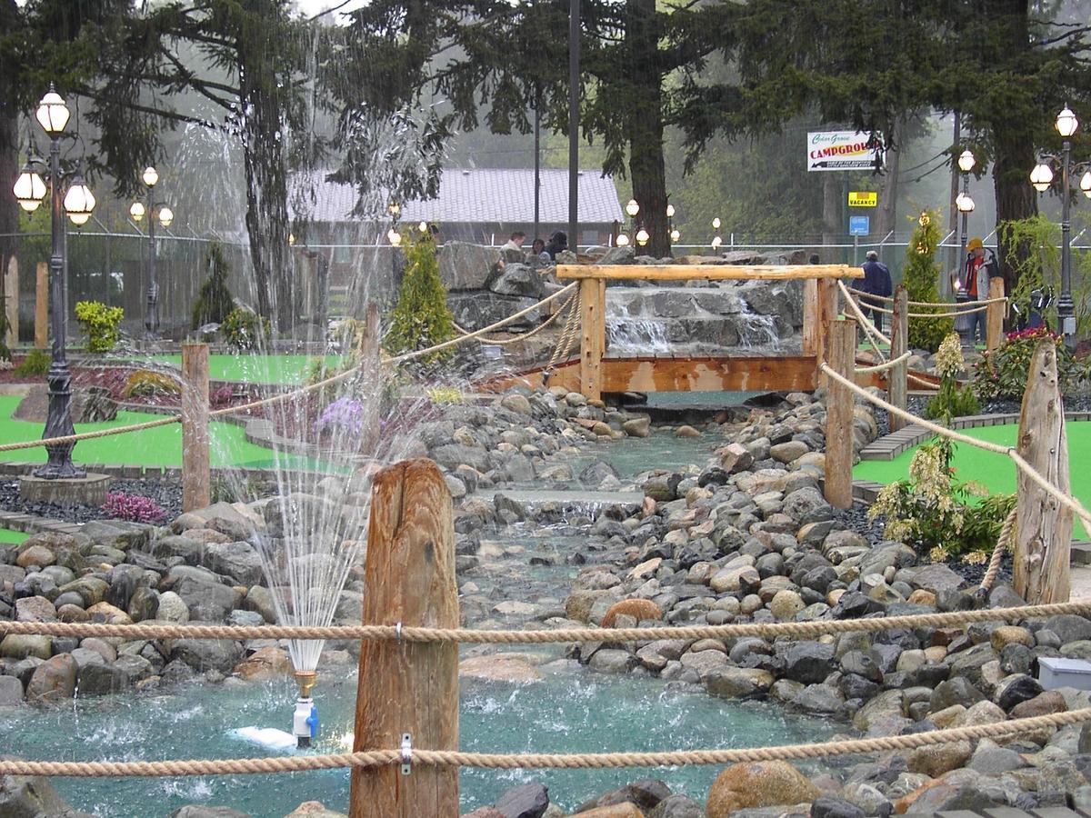 Riverside Resort Qualicum Beach Exterior foto