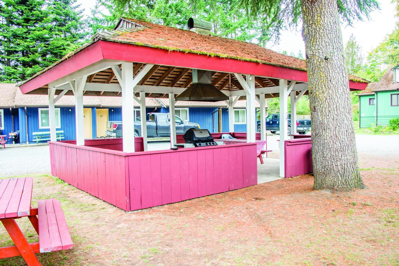 Riverside Resort Qualicum Beach Exterior foto